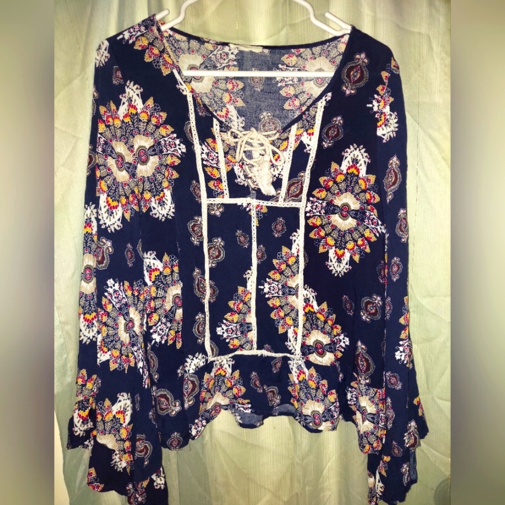 Womens ENTRO brand  long sleeve boho blouse